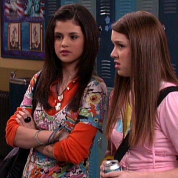 Multicolored Doodle V-Neck Tee T-Shirt ASO Alex Russo - Picture 6 of 8